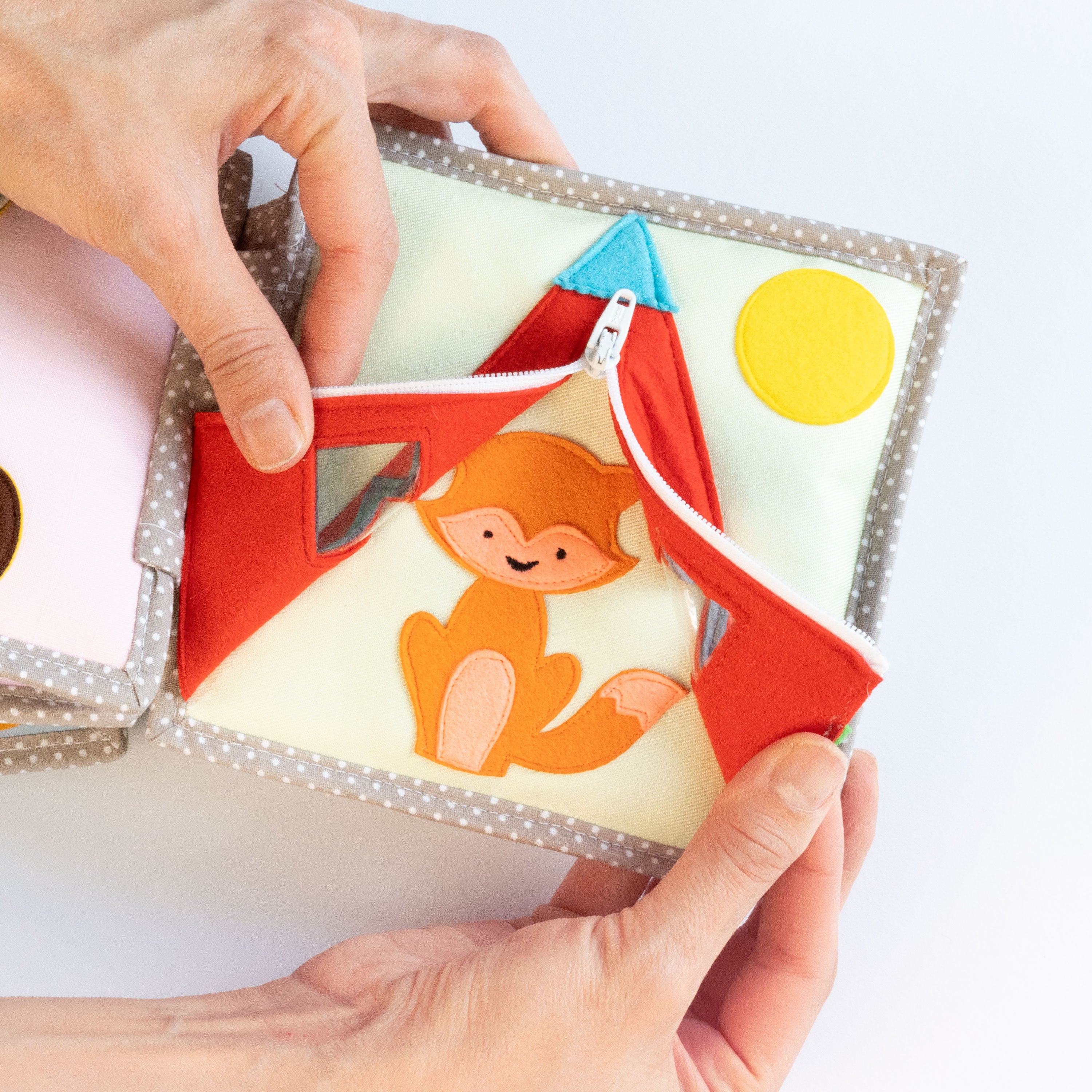 Schillernder Papagei